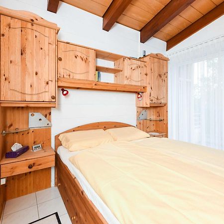 Ferienwohnung Captain Flints Schatz Bensersiel Exterior photo